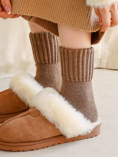 Women's Mid-Calf Knit Socks Soft Cozy Warm Everyday Socks for Fall and Winter