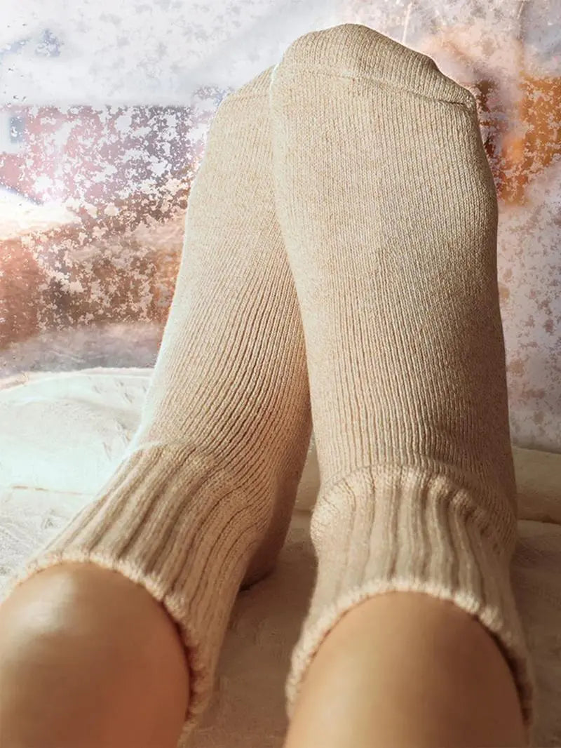Women's Mid-Calf Knit Socks Soft Cozy Warm Everyday Socks for Fall and Winter