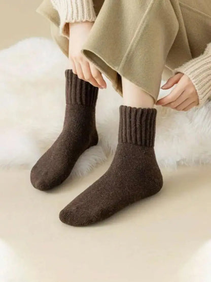 Women's Mid-Calf Knit Socks Soft Cozy Warm Everyday Socks for Fall and Winter