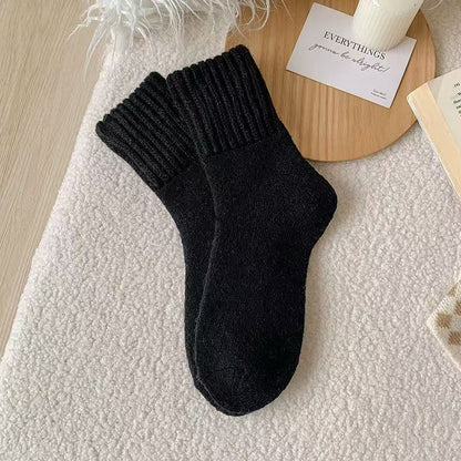 Women's Mid-Calf Knit Socks Soft Cozy Warm Everyday Socks for Fall and Winter